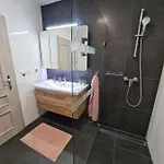 Apartament Piri *